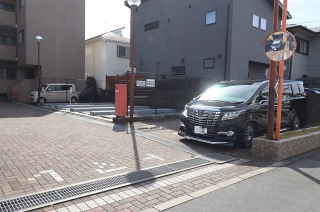 アバンドーネ高橋（305） 駐車場
