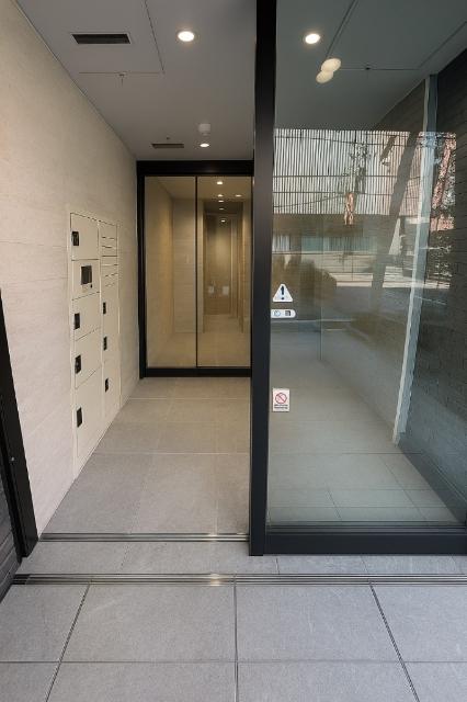 ＧＬＯＢＥ　ＮＩＳＨＩＡＺＡＢＵ（0202） エントランス