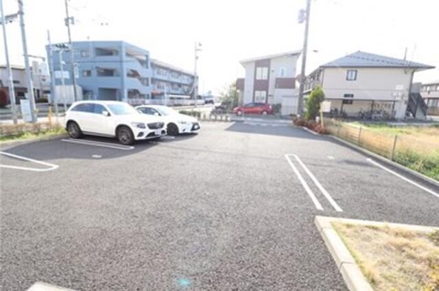 アリエッタ（106） 駐車場