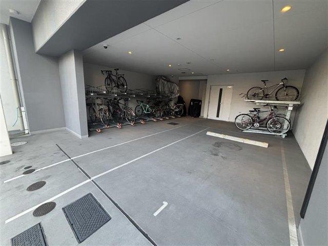 ＢＬＡＵ三ノ輪 駐車場