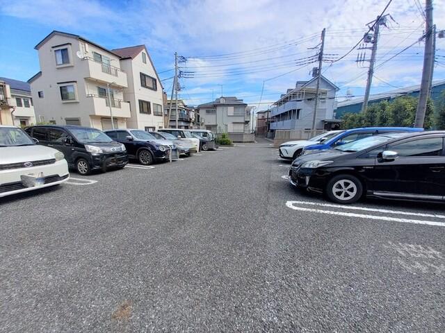 リアン（305） 駐車場