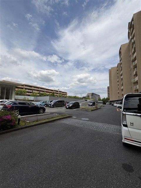 アルファグランデ成田弐番街（1006） 駐車場