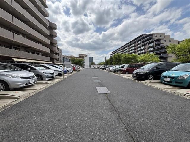 αグランデ成田（1001） 駐車場