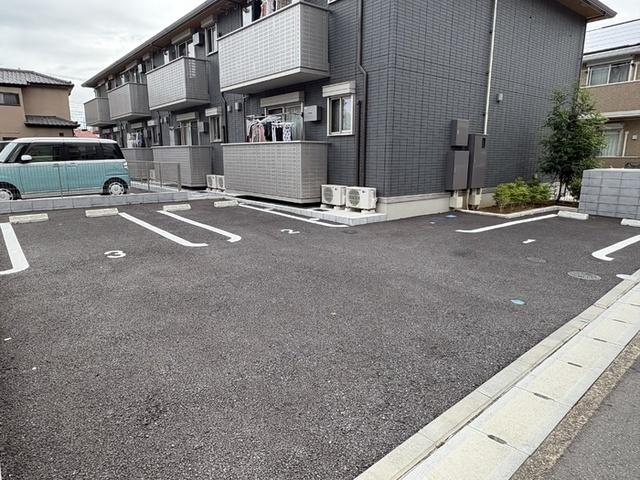 テラス丘の上C（202） 駐車場
