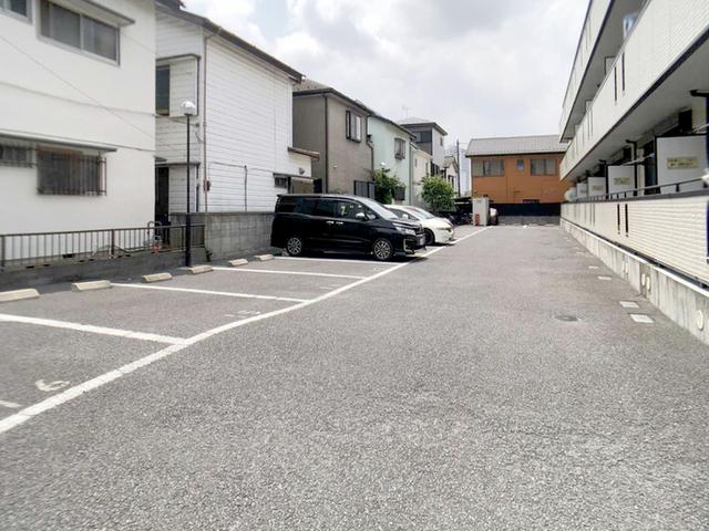 ロイヤルハーモニー（207） 駐車場