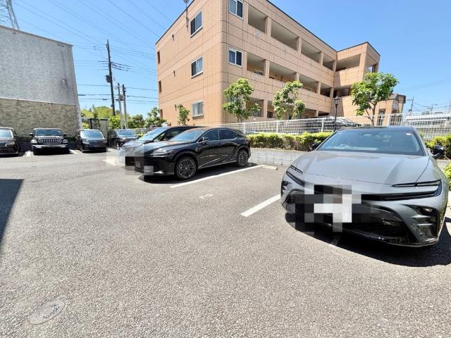 フォルトゥーナ・シャン（0202） 駐車場