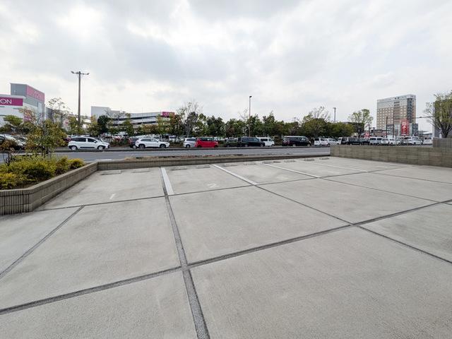ノーブル浦和美園（205） 駐車場