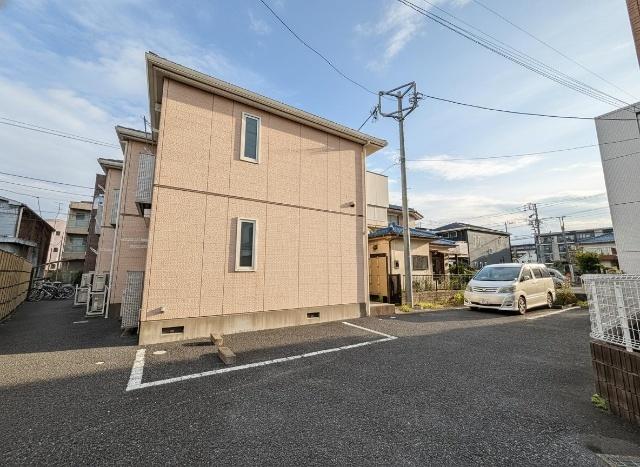 ネージュ 駐車場