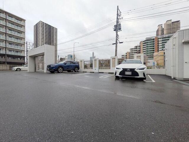 ソレイユ上落合（303） 駐車場