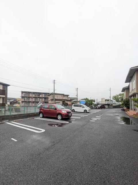 グレイスコート（105） 駐車場