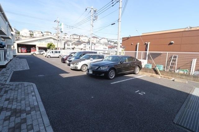 リビングタウン大金平　A（205） 駐車場