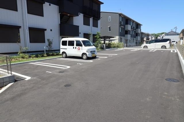 フェリシア（102） 駐車場