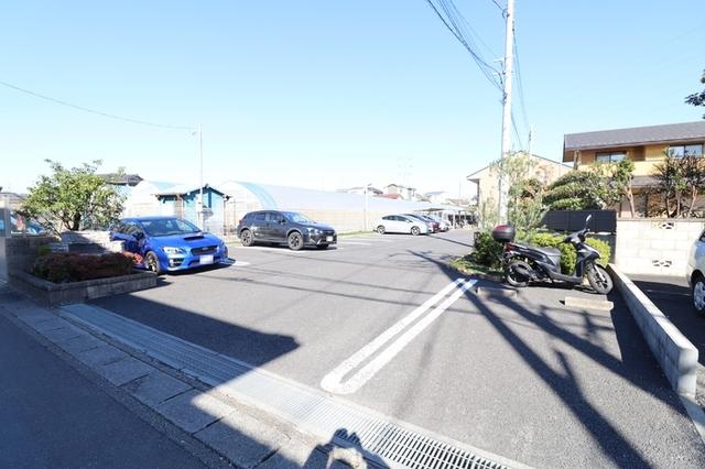 ＭＯＤＡＮ ＣＯＵＲＴ 和（201） 駐車場