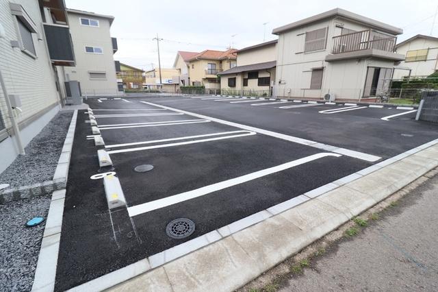 D-Invest栄町（205） 駐車場