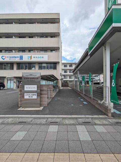 エスト・レザン　Ⅱ（402） エントランス