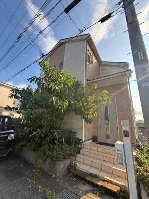  築10年10ヶ月 2階建の賃貸物件
