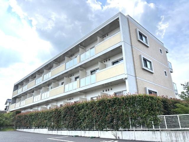 成田駅より徒歩5分 築5年4ヶ月 3階建の賃貸物件