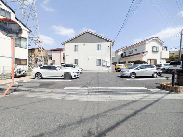 サン ガーデン（201） 駐車場