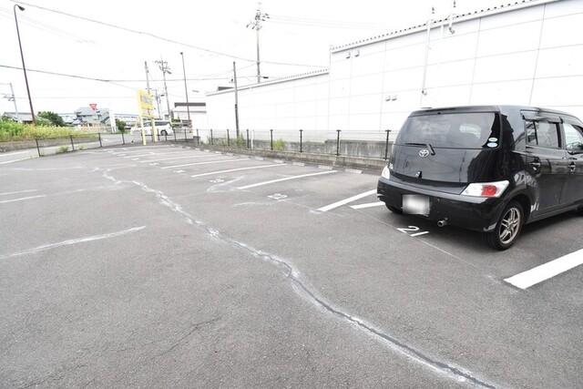 フォレスト　A棟（A101） 駐車場