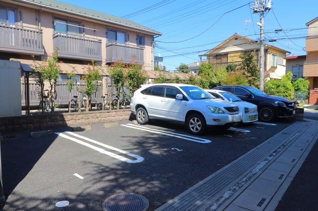 クレセール（108） 駐車場