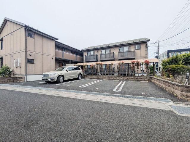 クレセール（108） 駐車場