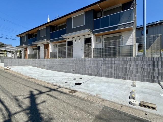 コンフォールヴィラージュ（103） 駐車場
