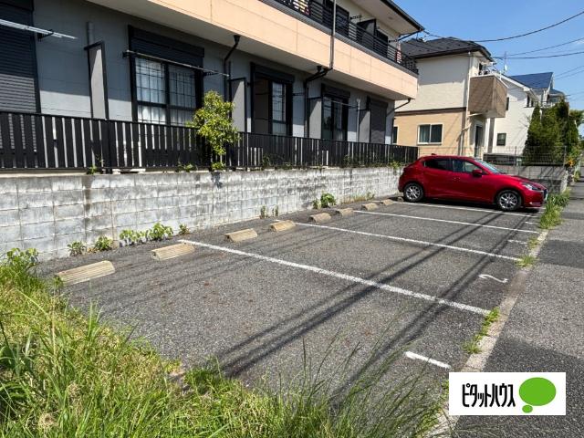 ラフィーネ（0205） 駐車場