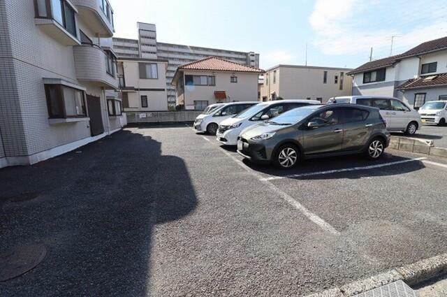 ルイメゾン２（302） 駐車場