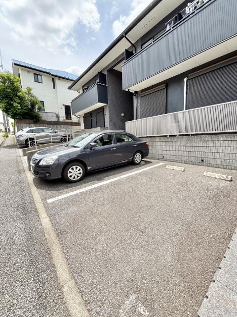 プランタン桜並木（0103） 駐車場