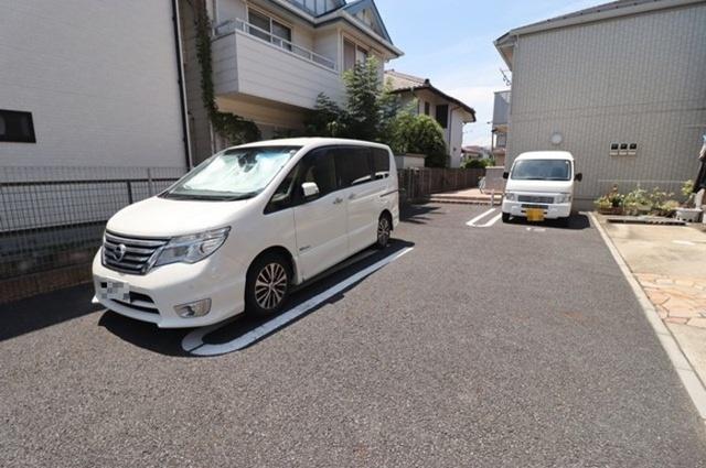 ルシオールⅡ（101） 駐車場