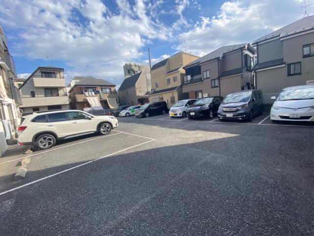 パークヴィラ（0302） 駐車場