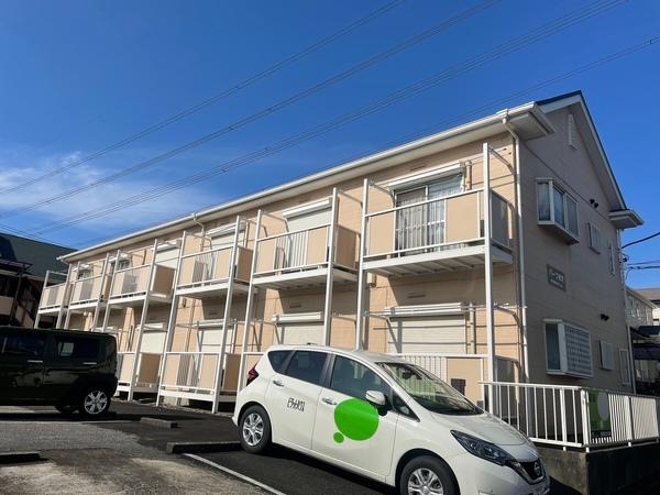 前面駐車場で日当良好