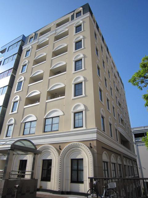 目を引くお洒落な外観