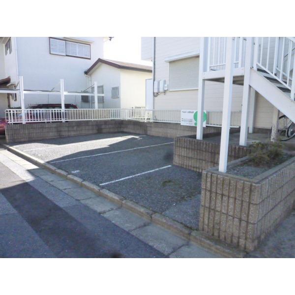 ベルメーユ青山台 駐車場