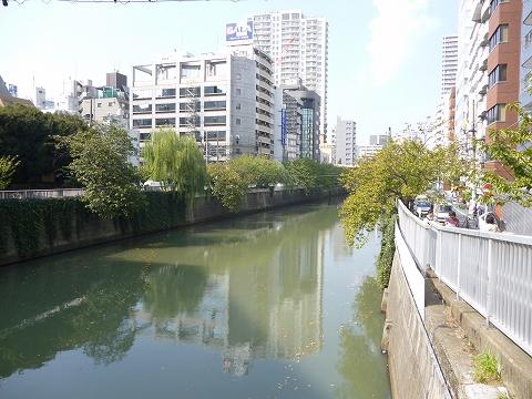 目黒川至近
