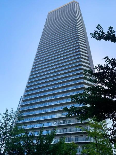 空へと伸びるタワーレジデンス