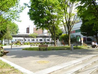 物件の向いの公園