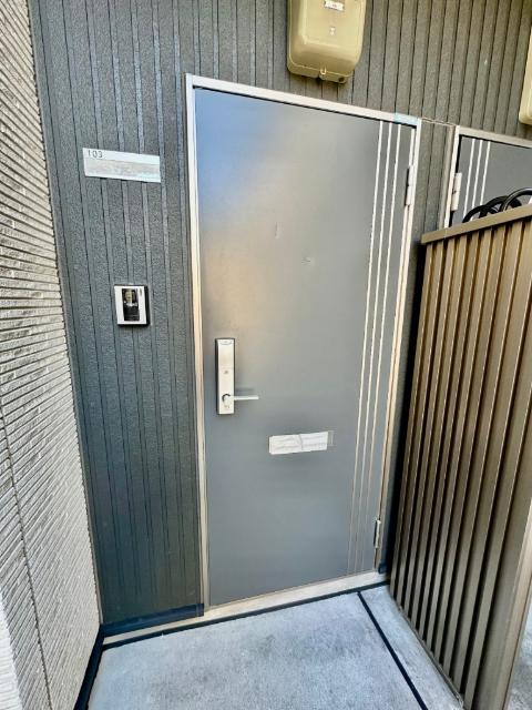 アルページュ 玄関
