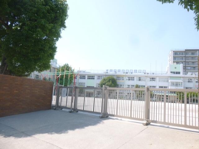 江戸川区立篠崎小学校：684m