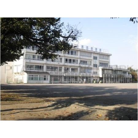 調布市立第八中学校：861m