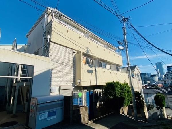 静かな住宅街に佇む物件
