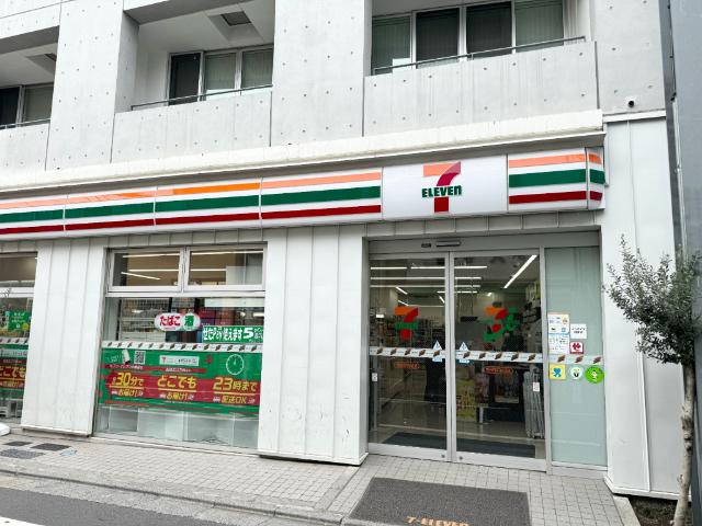 セブンイレブン世田谷経堂すずらん通り店：212m