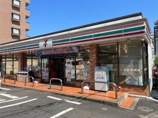 セブンイレブン横浜佐江戸町店：406m