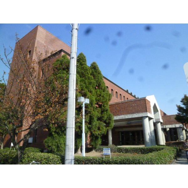 越谷市立図書館