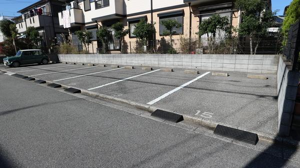 スペリオール　Ⅱ番館 駐車場