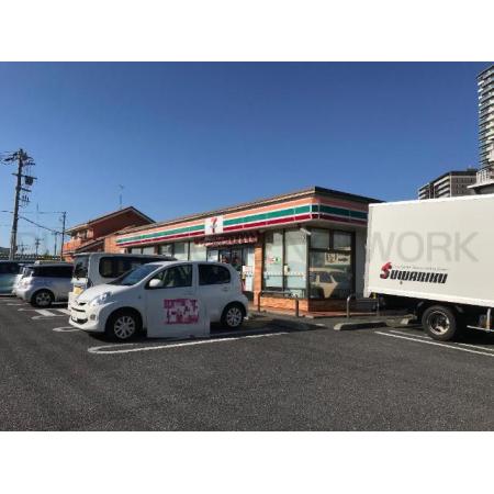 セブンイレブン柏の葉キャンパス店：604m