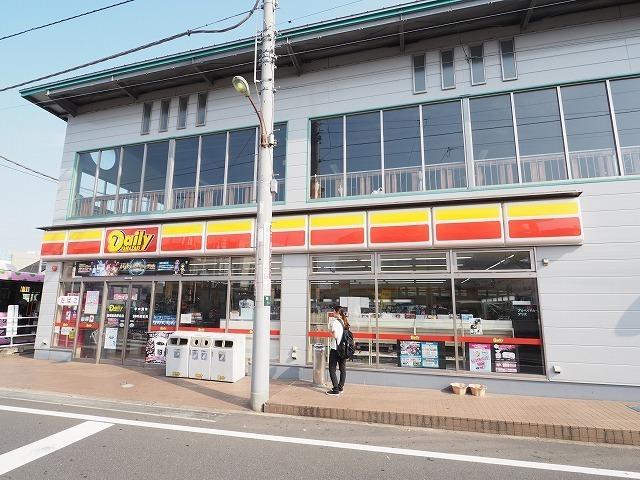 デイリーヤマザキ船橋法典駅前店：1300m