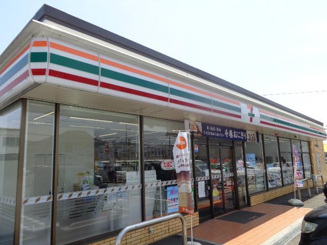 セブンイレブン香川労働基準会館前店：556m