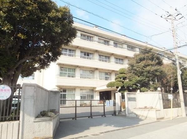 千葉市立幕張本郷中学校：988m