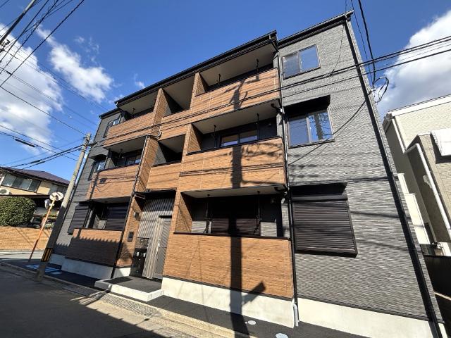 中階段のため全室角部屋　陽当り良好